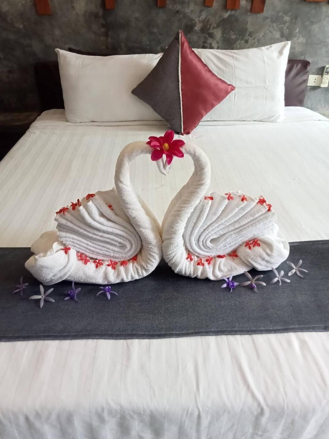 Keeree Loft Resort Thong Pha Phum Buitenkant foto
