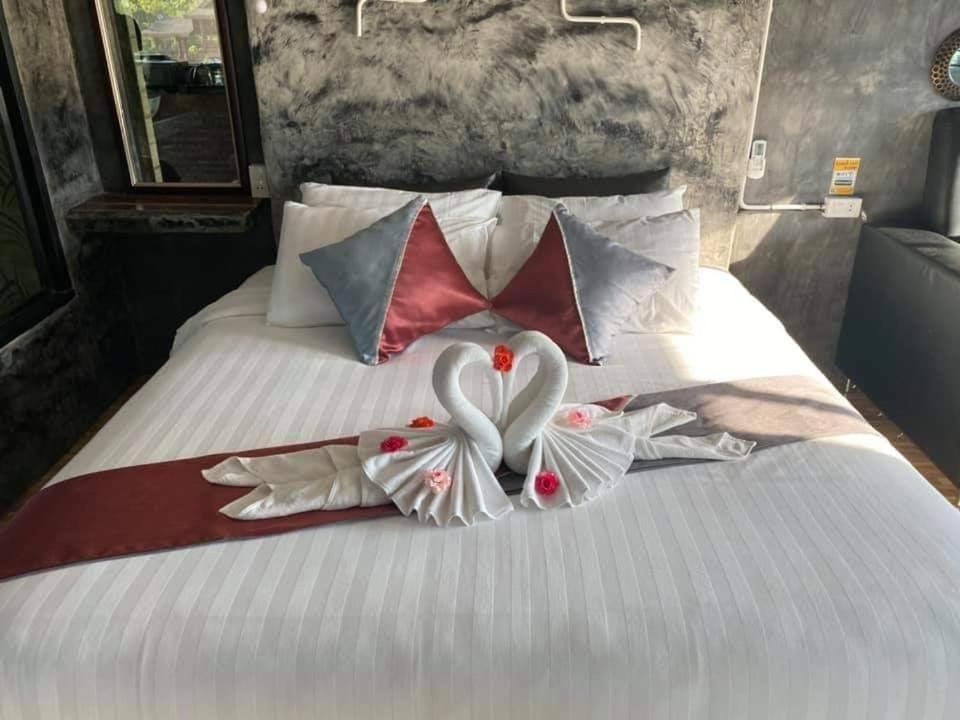 Keeree Loft Resort Thong Pha Phum Buitenkant foto