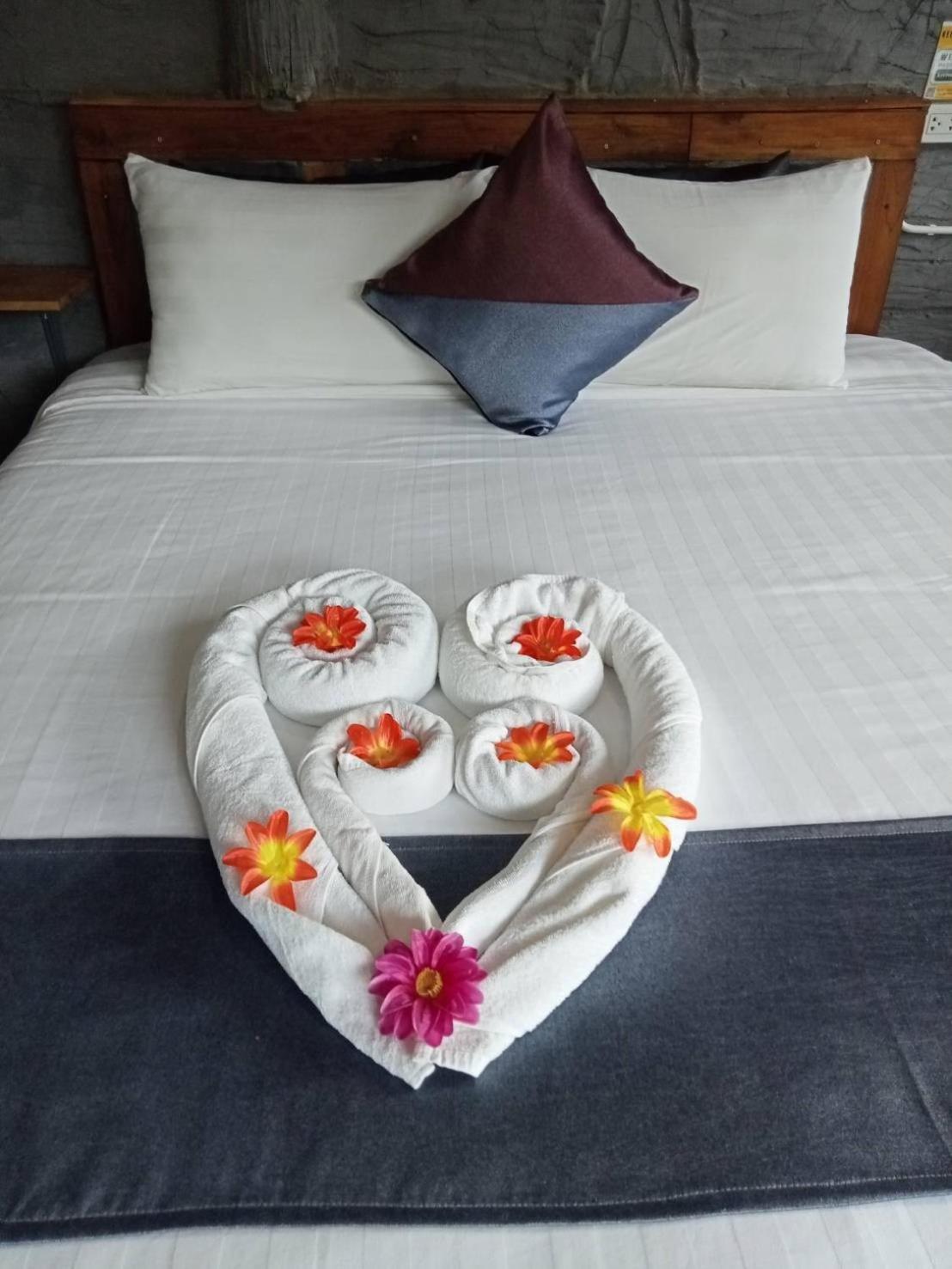Keeree Loft Resort Thong Pha Phum Buitenkant foto